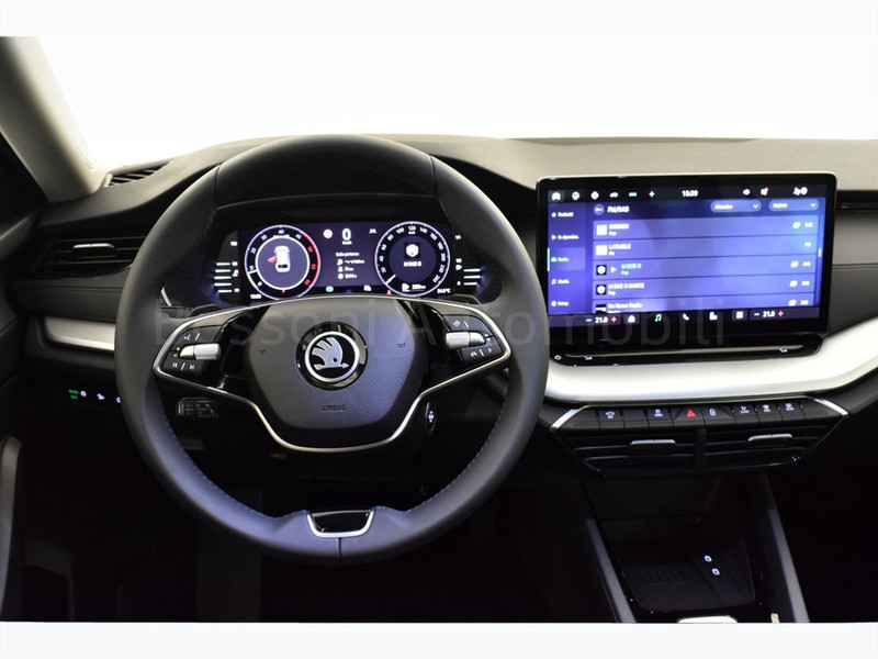 7 - Skoda Octavia wagon 2.0 tdi 150cv executive dsg