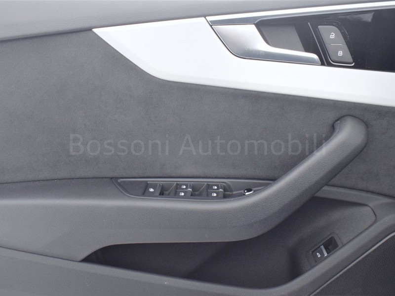 13 - Audi A5 cabrio 40 2.0 tdi mhev 204cv s line edition quattro s tronic