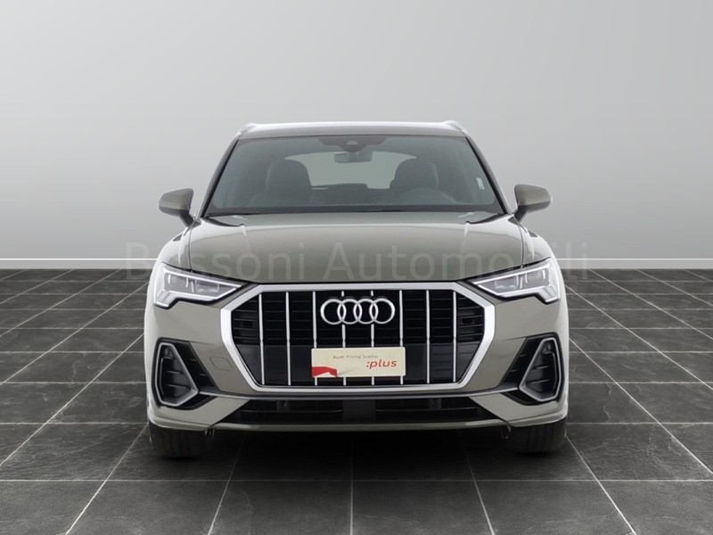13 - Audi Q3 35 2.0 tdi s line edition s tronic