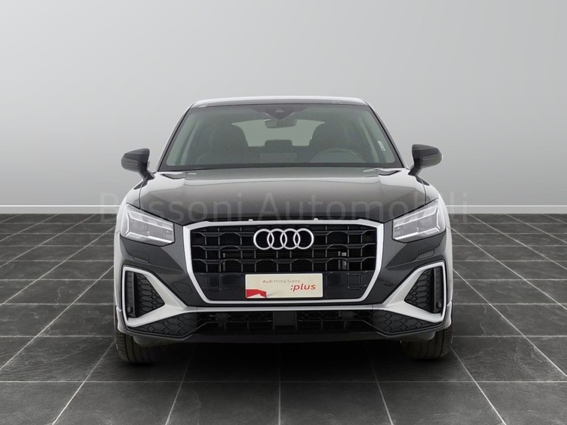 13 - Audi Q2 35 2.0 tdi s line edition s tronic