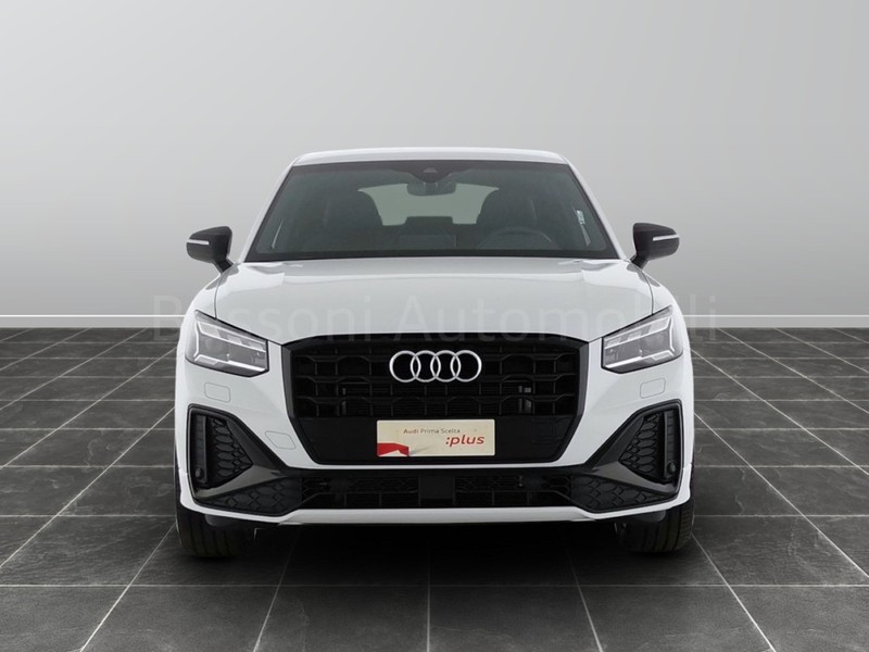 13 - Audi Q2 30 2.0 tdi s line edition s tronic
