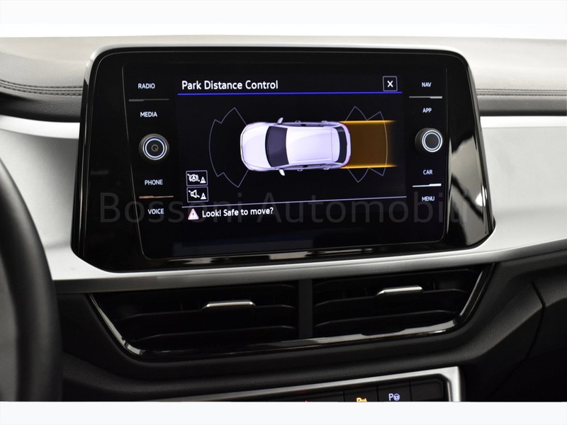 25 - Volkswagen T-Roc 1.5 tsi act life dsg
