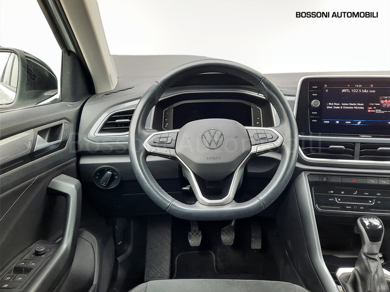 7 - Volkswagen T-Roc 1.0 tsi 110cv style
