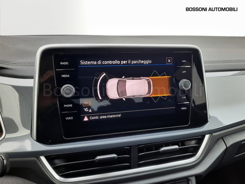 13 - Volkswagen T-Roc 1.0 tsi 110cv style