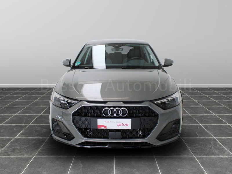 13 - Audi A1 allstreet 30 1.0 tfsi 116cv business s tronic