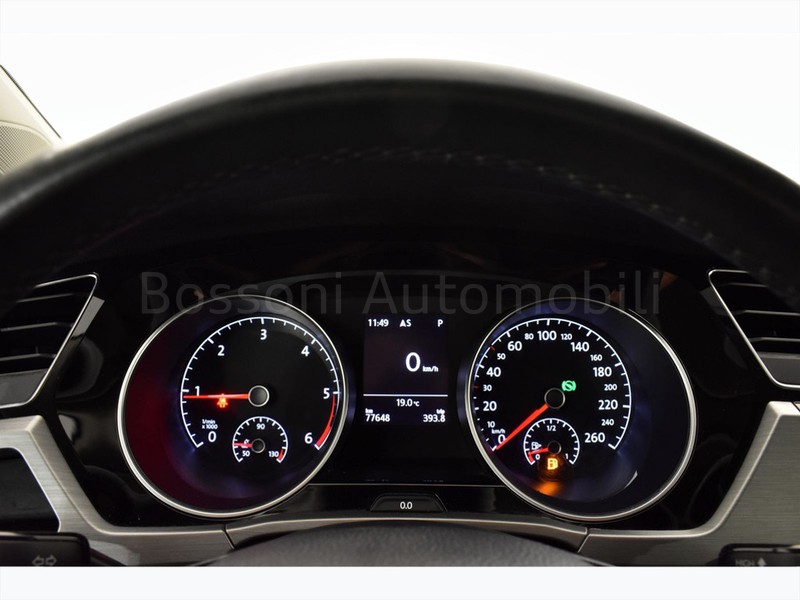 19 - Volkswagen Touran 2.0 tdi scr 115cv business dsg
