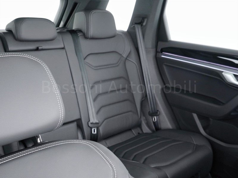 25 - Volkswagen Touareg 3.0 v6 v6 tdi scr 231cv r-line
