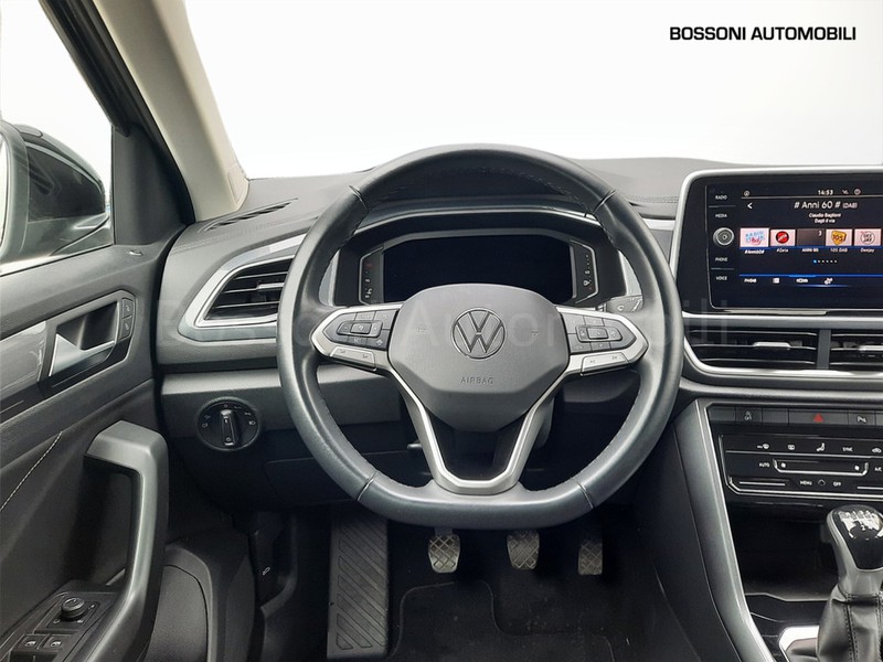 7 - Volkswagen T-Roc 1.0 tsi 110cv style