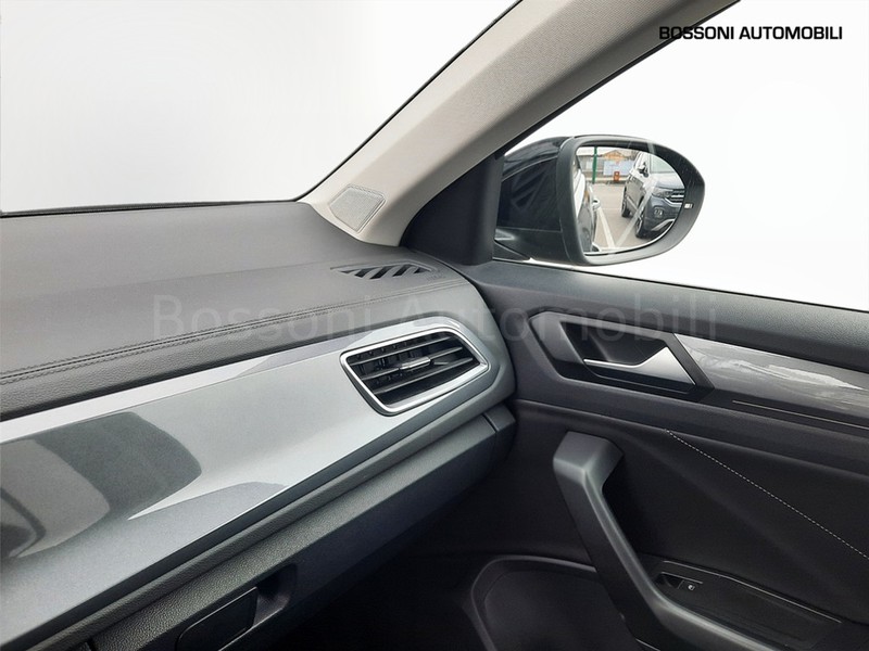 25 - Volkswagen T-Roc 1.0 tsi 110cv style