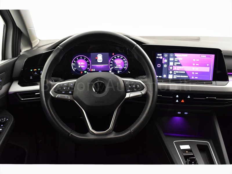 7 - Volkswagen Golf 1.5 tgi 130cv life dsg