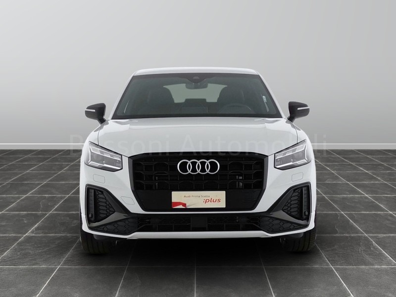 13 - Audi Q2 30 2.0 tdi s line edition s tronic