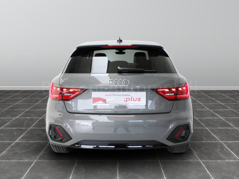 13 - Audi A1 allstreet 30 1.0 tfsi 116cv business s tronic