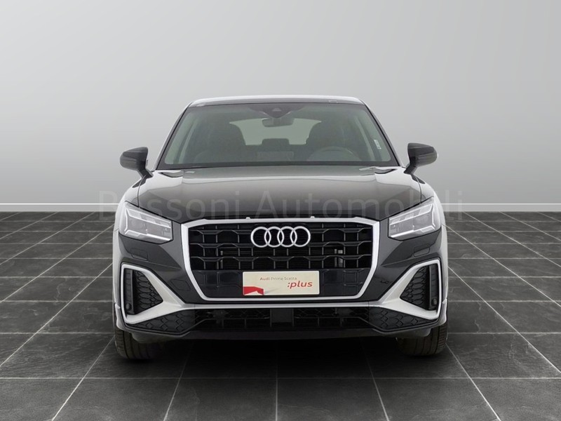 13 - Audi Q2 35 2.0 tdi s line edition s tronic