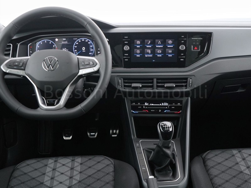7 - Volkswagen Taigo 1.0 tsi 115cv r-line