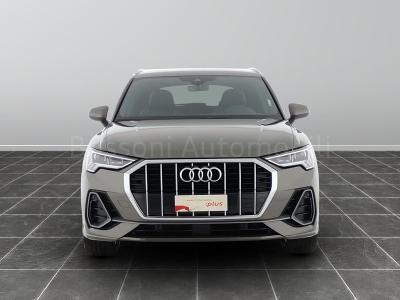 13 - Audi Q3 35 2.0 tdi s line edition s tronic