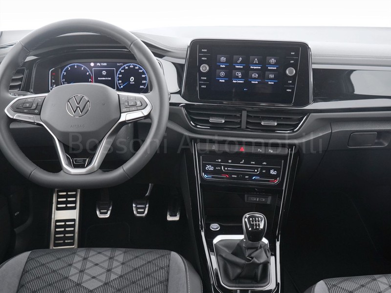 7 - Volkswagen T-Roc 1.0 tsi 115cv r line