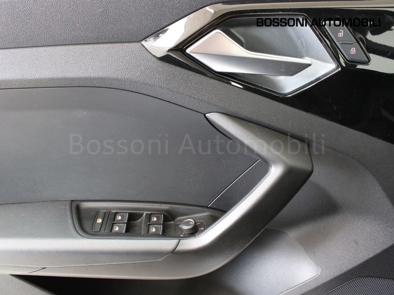 13 - Audi A1 sportback 40 2.0 tfsi 207cv s line edition s tronic