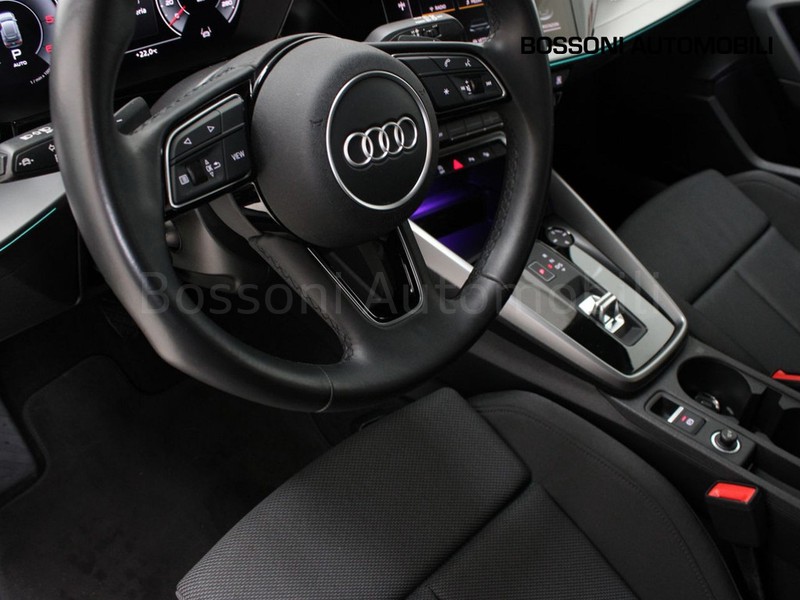 25 - Audi A3 sportback 35 2.0 tdi s line edition s tronic