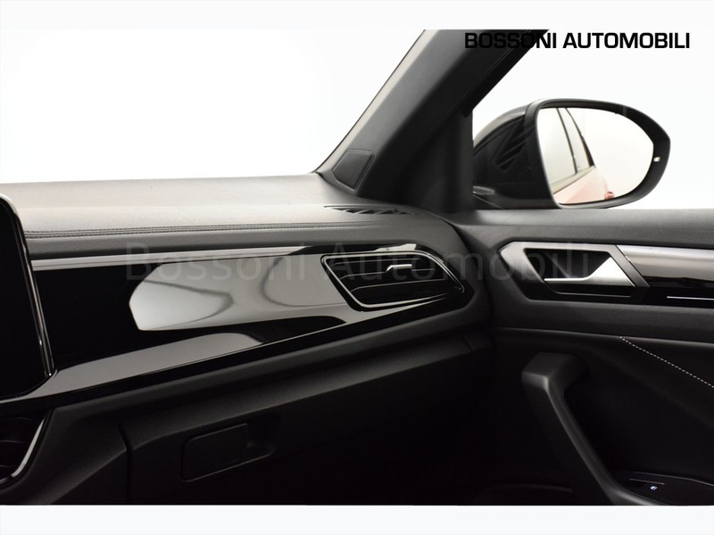 25 - Volkswagen T-Roc 1.5 tsi act r-line plus dsg