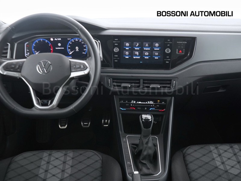 7 - Volkswagen Taigo 1.0 tsi 115cv r-line