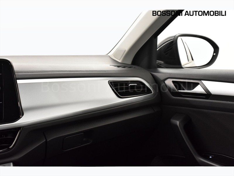 25 - Volkswagen T-Roc 1.5 tsi act life dsg