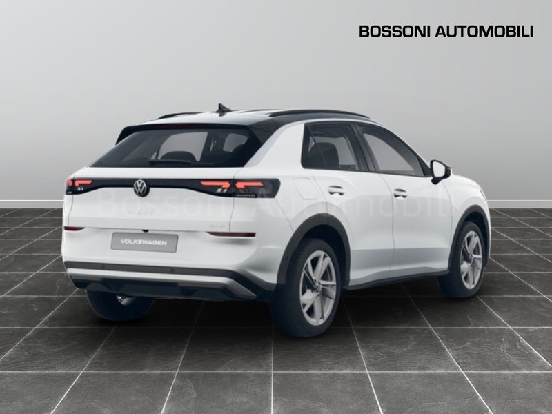 7 - Volkswagen T-Roc 1.5 etsi act 150cv life dsg