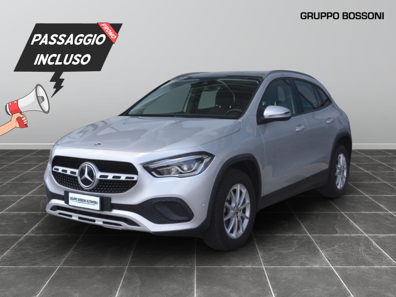 1 - Mercedes GLA 200 d business extra 8g-dct