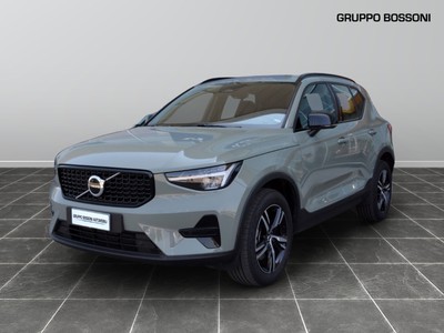 Volvo XC40 2.0 b3 plus dark automatico