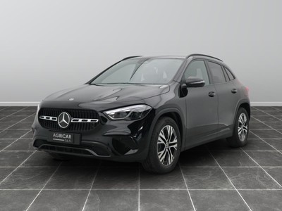 Mercedes GLA 180 d progressive advanced 8g-dct