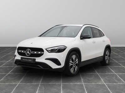 Mercedes GLA 180 d progressive advanced 8g-dct