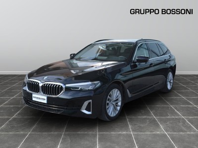 BMW Serie 5 touring 518d mild hybrid 48v luxury steptronic