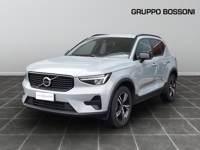 Volvo XC40 2.0 b3 plus dark automatico